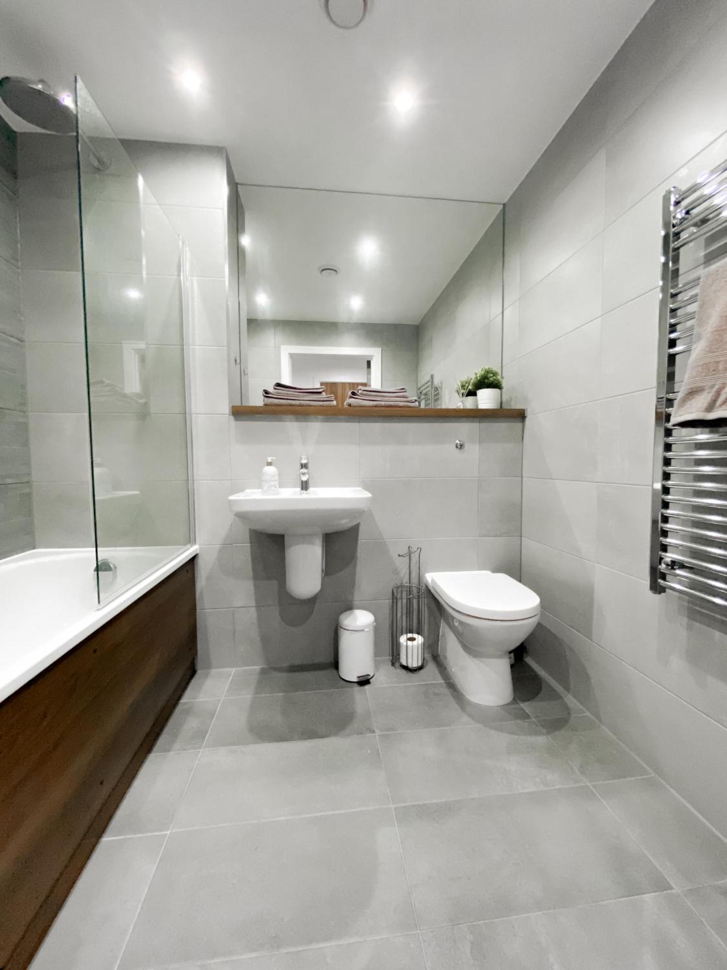 The Panda - Modern 2 Bedroom Apt In Manchester City Centre Экстерьер фото